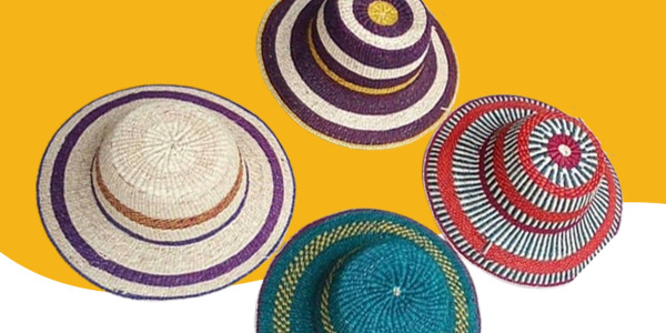 Chapeau coloré en raphia