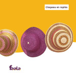 Chapeau coloré en raphia